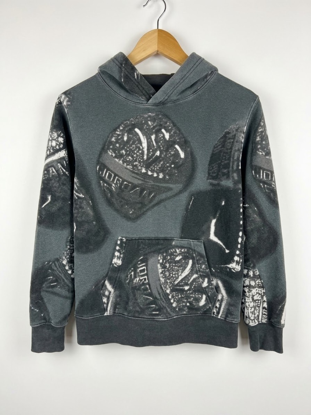 Jordan Boys Championship Rings Graphic Pullover Hoodie Size M (10-12 Yrs) Grey
